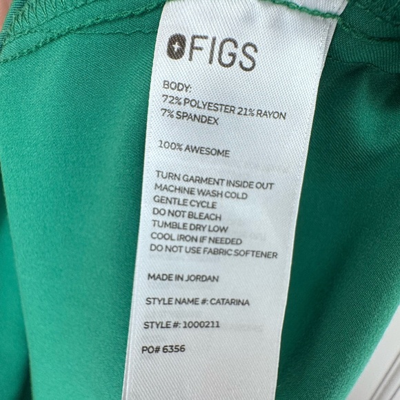 Figs Indocyanine Green Scrub Set- Medium Petite 💚 - Picture 14 of 14